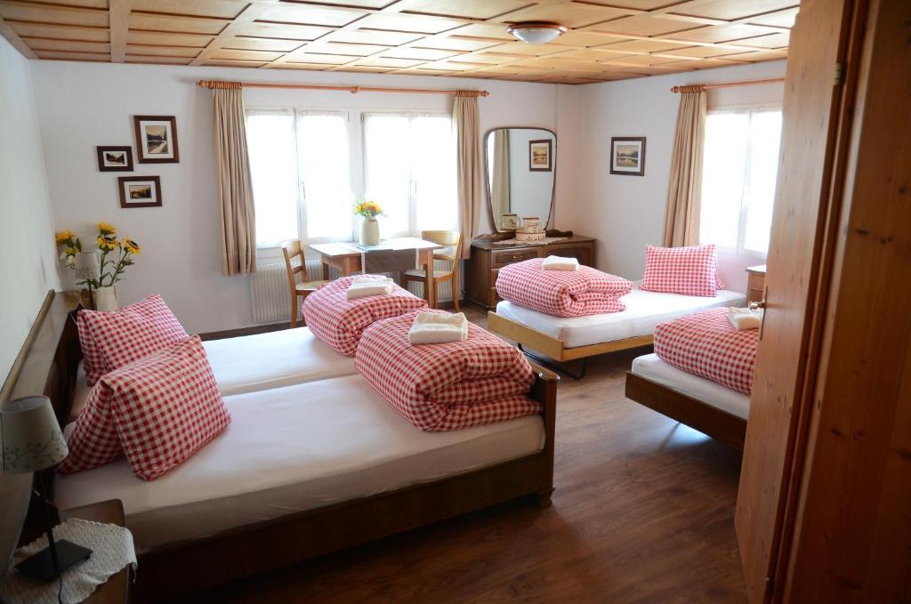 Gästehaus Schäfli Intschi Zimmer foto